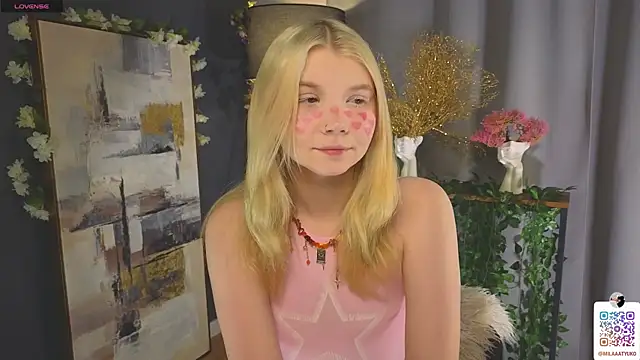 DaisyElmers online show from February 11, 2:25 am