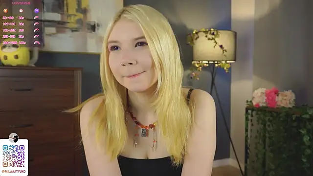 DaisyElmers online show from March 3, 3:30 am