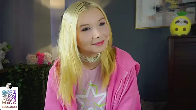 DaisyElmers online show from March 10, 3:23 am