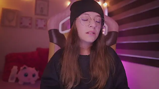 milly kenner online show from March 7, 7:05 pm