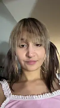 Snapshot of bigbabykiki chatting on May 17, 6:26 pm bigbabykiki online show from May 17, 6:26 pm