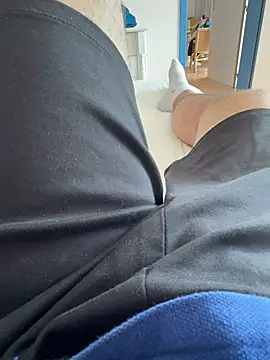 Snapshot of Gartengolem chatting on March 6, 3:13 pm Gartengolem online show from March 6, 3:13 pm