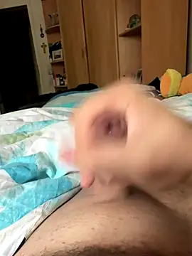 Snapshot of Gartengolem chatting on September 13, 3:34 pm Gartengolem online show from September 13, 3:34 pm