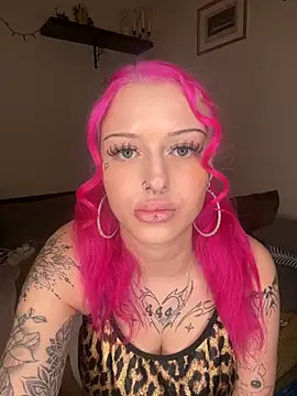 Snapshot of hellokittyy024 chatting on December 29, 11:50 pm hellokittyy024 online show from December 29, 11:50 pm