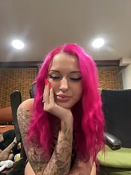 Snapshot of hellokittyy024 chatting on January 9, 5:34 am hellokittyy024 online show from January 9, 5:34 am