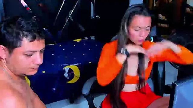 Snapshot of ValentinaAndTerry chatting on December 22, 9:11 am ValentinaAndTerry online show from December 22, 9:11 am