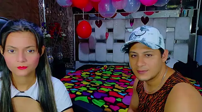 Snapshot of ValentinaAndTerry chatting on February 15, 8:54 am ValentinaAndTerry online show from February 15, 8:54 am