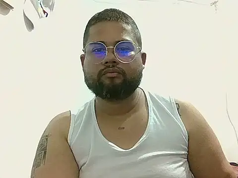 GABRIELGARCIA1313 online show from January 13, 8:03 pm