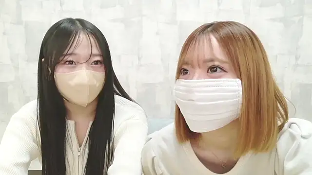 LOVE MOMO LOVE online show from May 26, 11:28 am