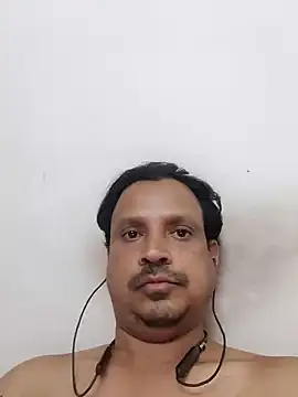 Snapshot of Raj1043 chatting on December 28, 11:30 am Raj1043 online show from December 28, 11:30 am