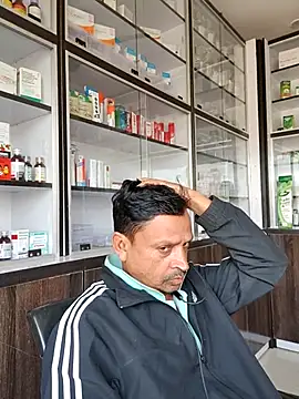 Snapshot of Raj1043 chatting on December 4, 5:28 am Raj1043 online show from December 4, 5:28 am