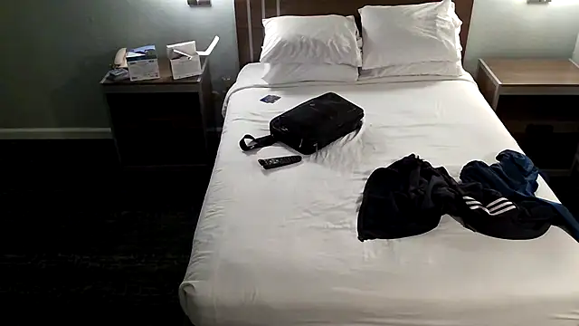 Snapshot of EatMyCake831 chatting on December 9, 6:01 am EatMyCake831 online show from December 9, 6:01 am