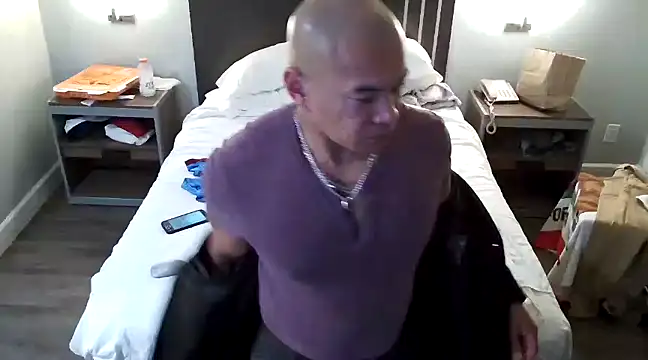 Snapshot of EatMyCake831 chatting on January 11, 6:45 am EatMyCake831 online show from January 11, 6:45 am