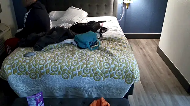 Snapshot of EatMyCake831 chatting on January 24, 2:51 pm EatMyCake831 online show from January 24, 2:51 pm