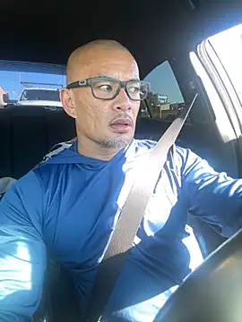 Snapshot of EatMyCake831 chatting on October 28, 6:32 pm EatMyCake831 online show from October 28, 6:32 pm