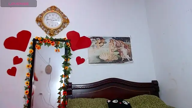 Snapshot of MeganCrouch chatting on November 13, 7:13 pm MeganCrouch online show from November 13, 7:13 pm