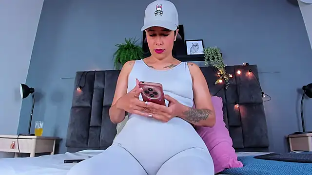 DulceAurora   online show from April 15, 2:51 am