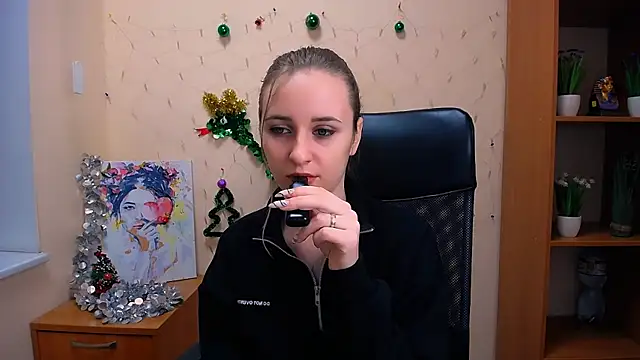 Snapshot of _Nicole_new chatting on December 14, 12:44 pm Nicole new online show from December 14, 12:44 pm