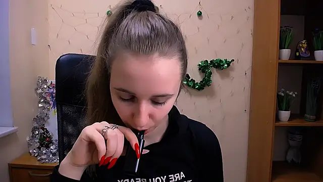 Snapshot of _Nicole_new chatting on December 17, 12:54 pm Nicole new online show from December 17, 12:54 pm