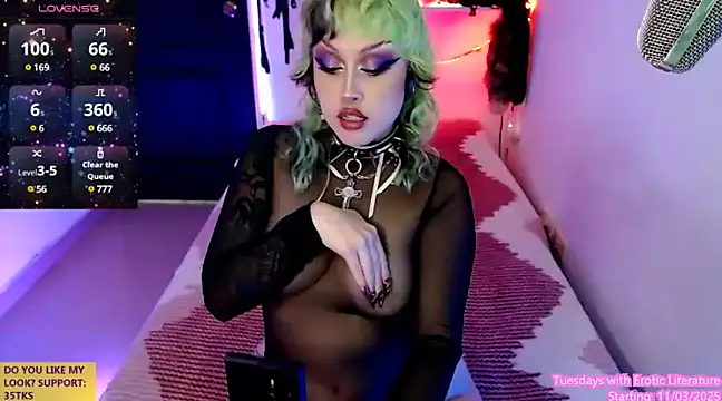 Snapshot of rosse_ivy chatting on March 8, 3:35 pm rosse ivy online show from March 8, 3:35 pm