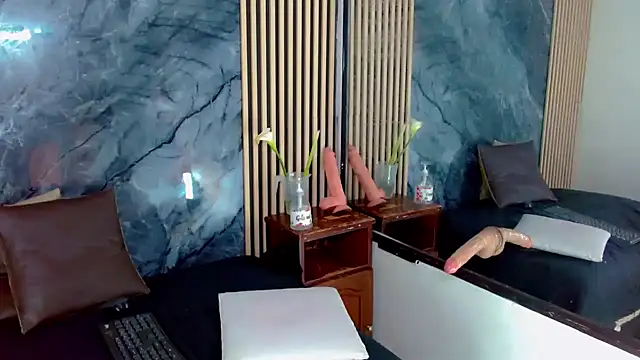 Snapshot of Isalombardi chatting on February 12, 9:10 am Isalombardi online show from February 12, 9:10 am