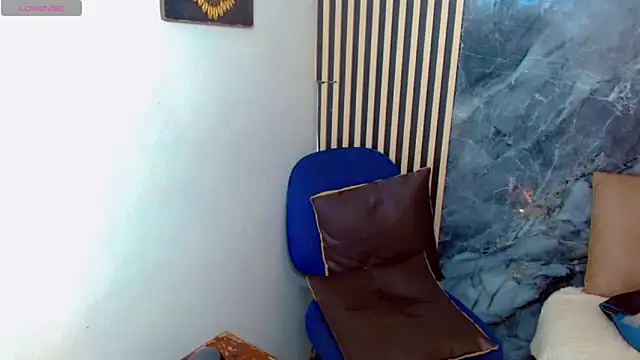Snapshot of Isalombardi chatting on March 3, 1:21 am Isalombardi online show from March 3, 1:21 am