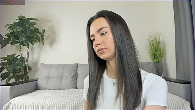 NicoleLuv online show from January 12, 1:05 pm