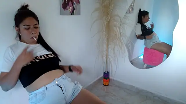 Mary Pompis online show from December 14, 9:13 pm