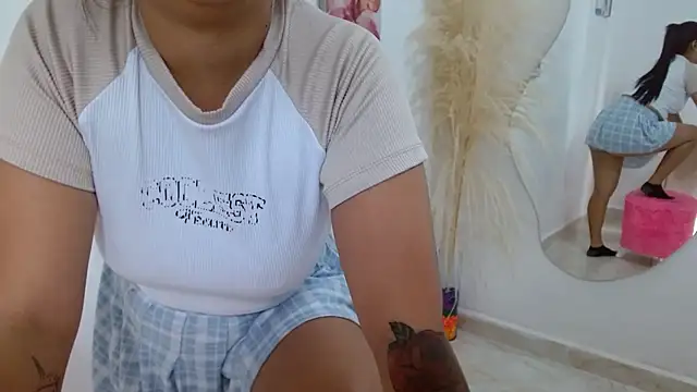 Mary Pompis online show from December 23, 4:06 pm