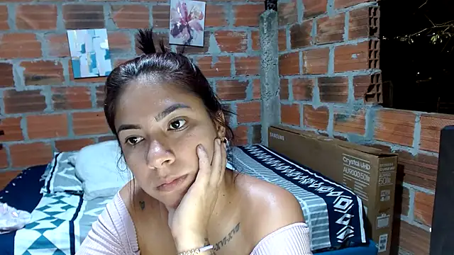 Mary Pompis online show from March 1, 1:00 am
