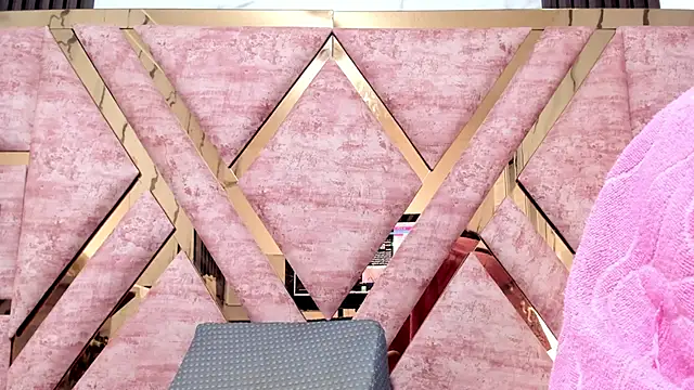 mia alvares online show from December 14, 11:26 am