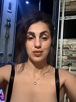 EmaSkyes online show from November 7, 7:25 pm