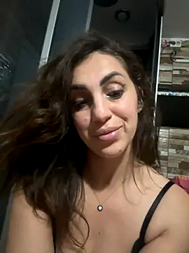 EmaSkyes online show from November 9, 6:39 pm