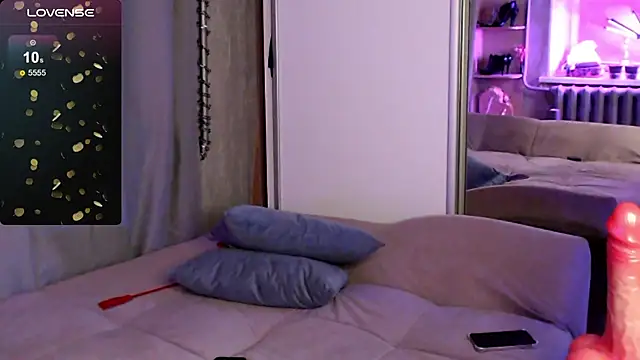 Carrie Moonshine online show from February 26, 9:37 pm