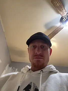 bigred0808 online show from February 8, 9:07 pm