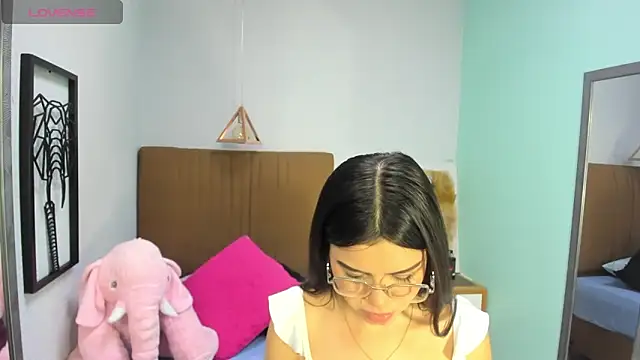 Snapshot of cassiehoward14 chatting on March 6, 12:09 pm cassiehoward14 online show from March 6, 12:09 pm