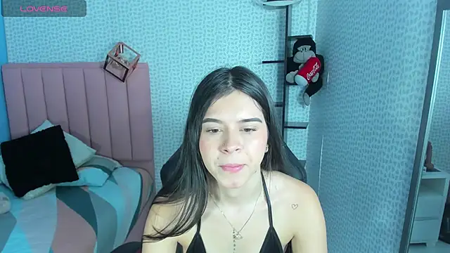 Snapshot of cassiehoward14 chatting on September 24, 6:44 pm cassiehoward14 online show from September 24, 6:44 pm