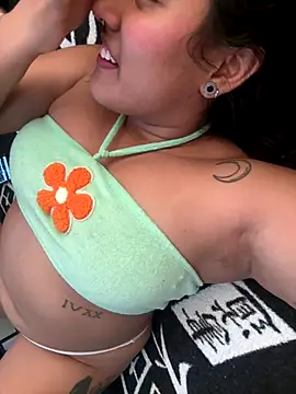 Snapshot of pawmistry chatting on October 22, 7:57 pm pawmistry online show from October 22, 7:57 pm