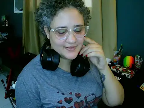 Snapshot of lolalicious_7583 chatting on February 7, 8:12 pm lolalicious 7583 online show from February 7, 8:12 pm