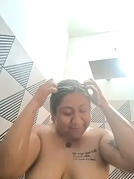 Snapshot of EmpaticBolillo chatting on February 14, 9:33 pm EmpaticBolillo online show from February 14, 9:33 pm