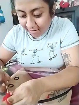 Snapshot of EmpaticBolillo chatting on February 20, 8:42 pm EmpaticBolillo online show from February 20, 8:42 pm