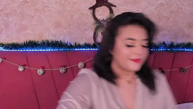Snapshot of LorenaStevens chatting on December 31, 10:48 am LorenaStevens online show from December 31, 10:48 am