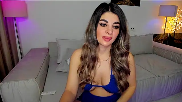 Snapshot of Queenofyouredreams chatting on February 7, 1:04 am Queenofyouredreams online show from February 7, 1:04 am