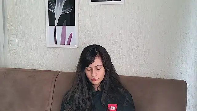 Snapshot of Blue_butterfly chatting on February 2, 2:24 pm Blue butterfly online show from February 2, 2:24 pm