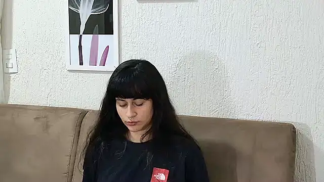 Snapshot of Blue_butterfly chatting on February 3, 12:47 am Blue butterfly online show from February 3, 12:47 am