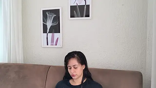 Snapshot of Blue_butterfly chatting on February 11, 2:35 pm Blue butterfly online show from February 11, 2:35 pm