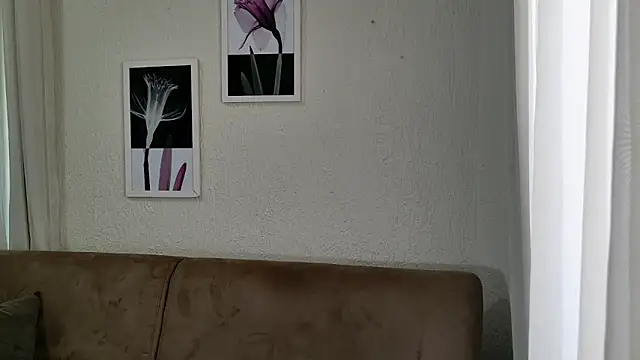 Snapshot of Blue_butterfly chatting on March 16, 2:00 pm Blue butterfly online show from March 16, 2:00 pm