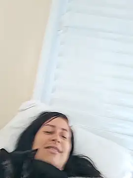 Snapshot of Blue_butterfly chatting on November 23, 6:52 pm Blue butterfly online show from November 23, 6:52 pm