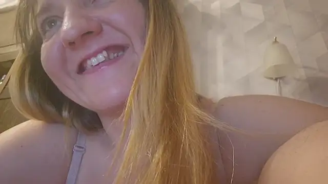 EstrellaWalters online show from May 19, 4:57 pm