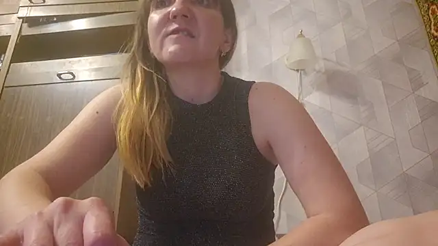 EstrellaWalters online show from May 22, 5:51 pm